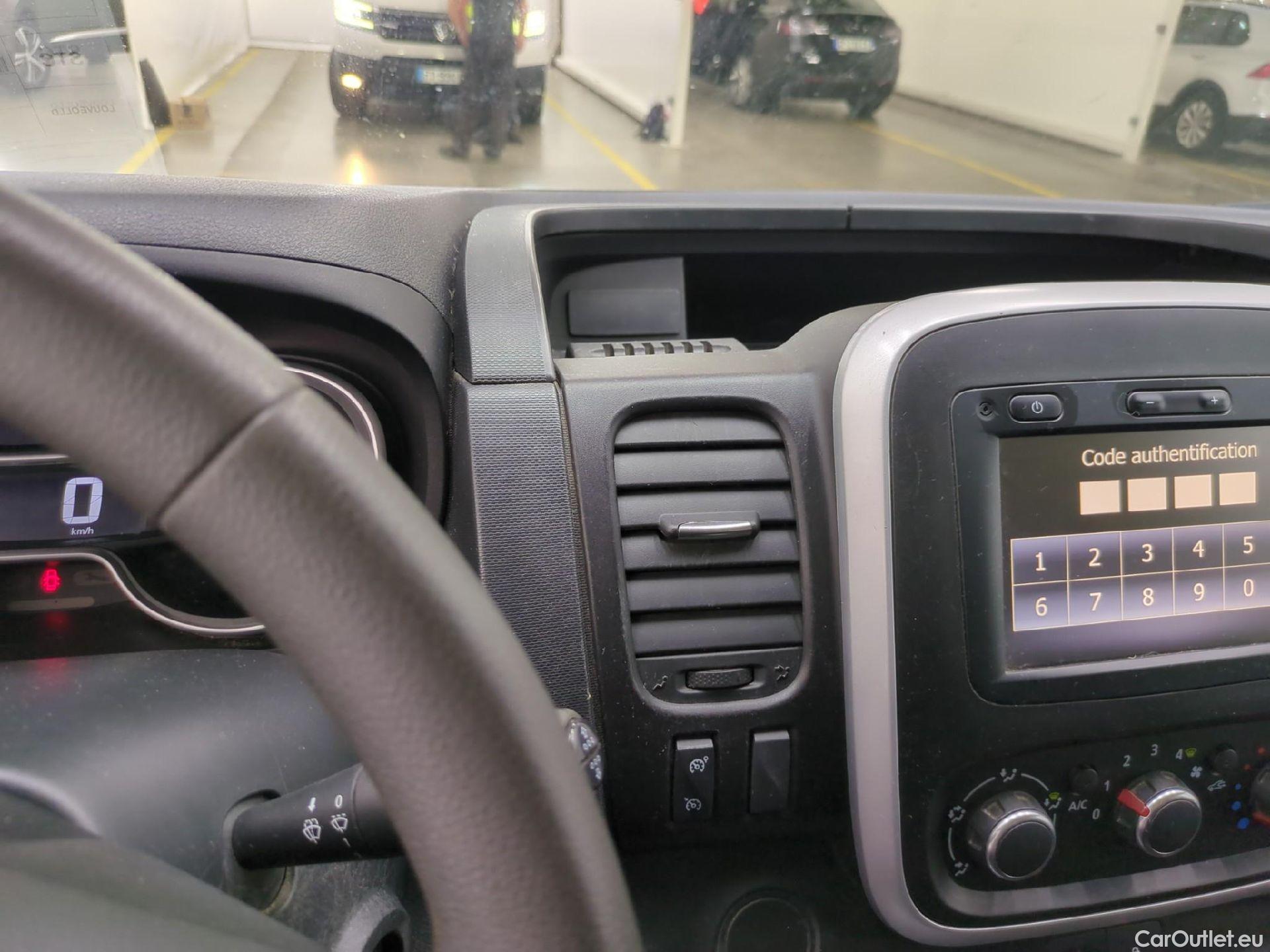  Renault  Trafic RENAULT  VU 4p Fourgon FG GCF L2H1 1300 dCi 120 #14