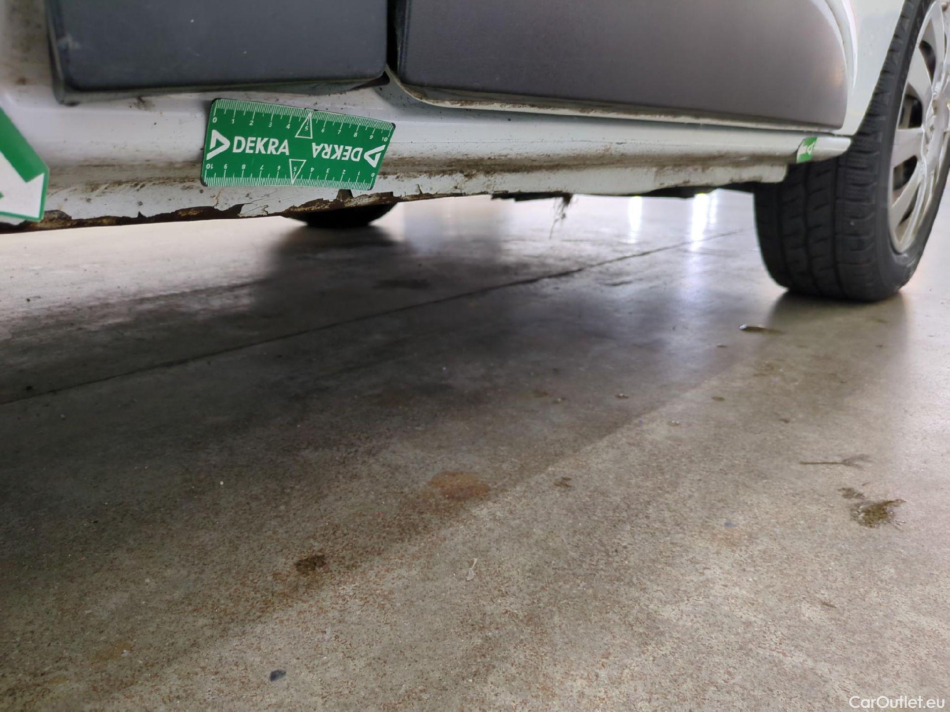  Renault  Trafic RENAULT  VU 4p Fourgon FG GCF L2H1 1300 dCi 120 #28