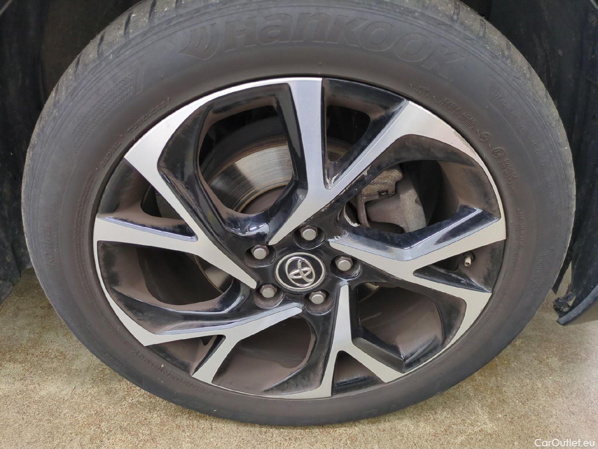  Toyota  C-HR TOYOTA  / 2016 / 5P / SUV 1.8 HYBRIDE 122 DESIGN(SP) #17