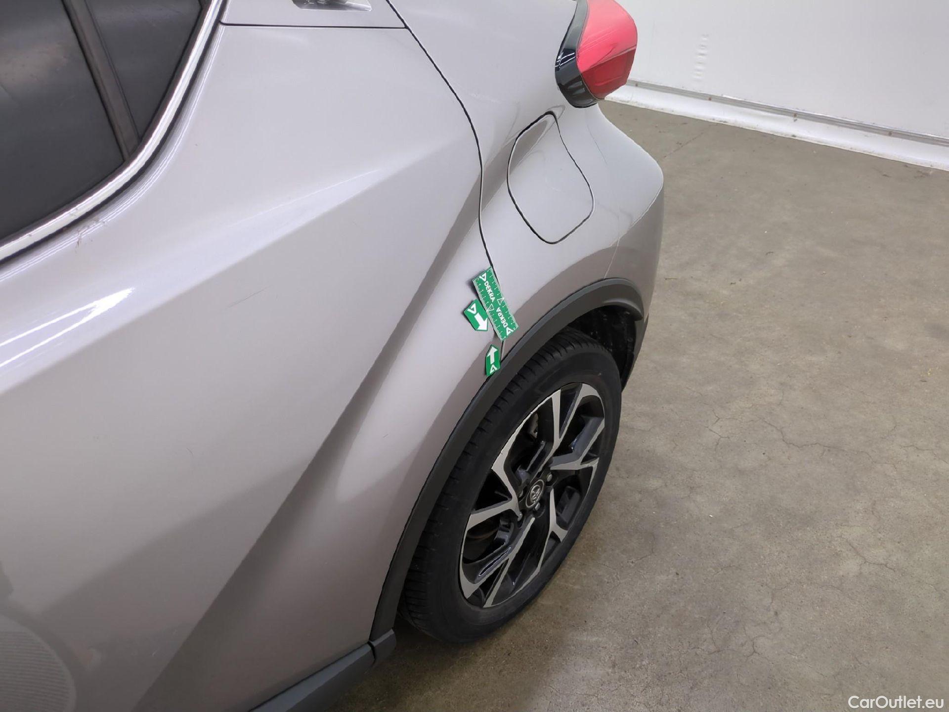  Toyota  C-HR TOYOTA  / 2016 / 5P / SUV 1.8 HYBRIDE 122 DESIGN(SP) #57
