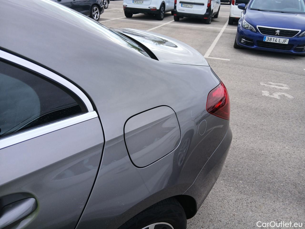  Mercedes  A-Klasse Clase A A 250 e (177.186) 1.3 215CV AT8 E6d #20