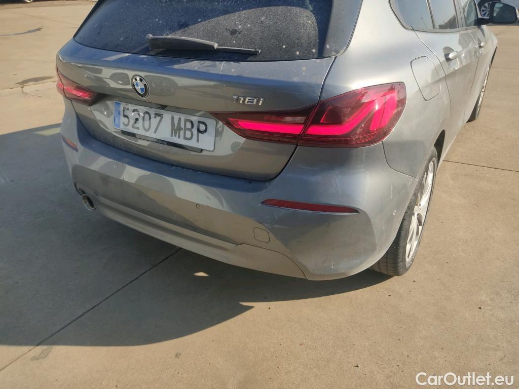  Bmw  Serie 1 BMW  / 2019 / 5P / berlina con portón 118i Corporate Auto. (AC) #16