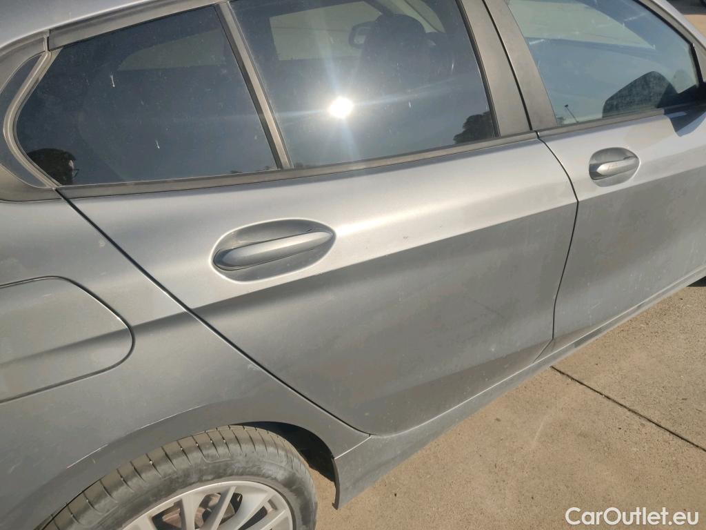  Bmw  Serie 1 BMW  / 2019 / 5P / berlina con portón 118i Corporate Auto. (AC) #10