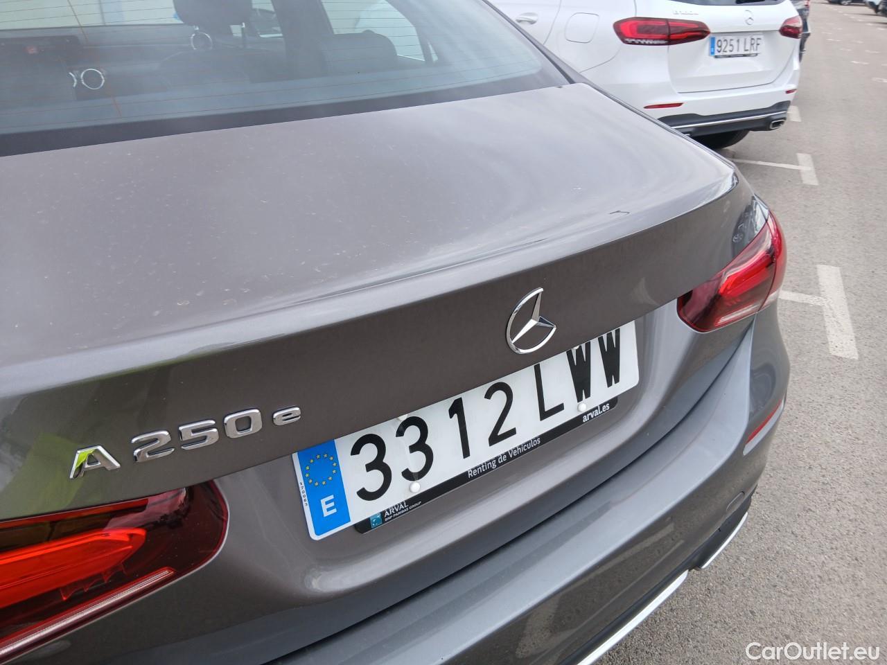  Mercedes  A-Klasse Clase A A 250 e (177.186) 1.3 215CV AT8 E6d #4