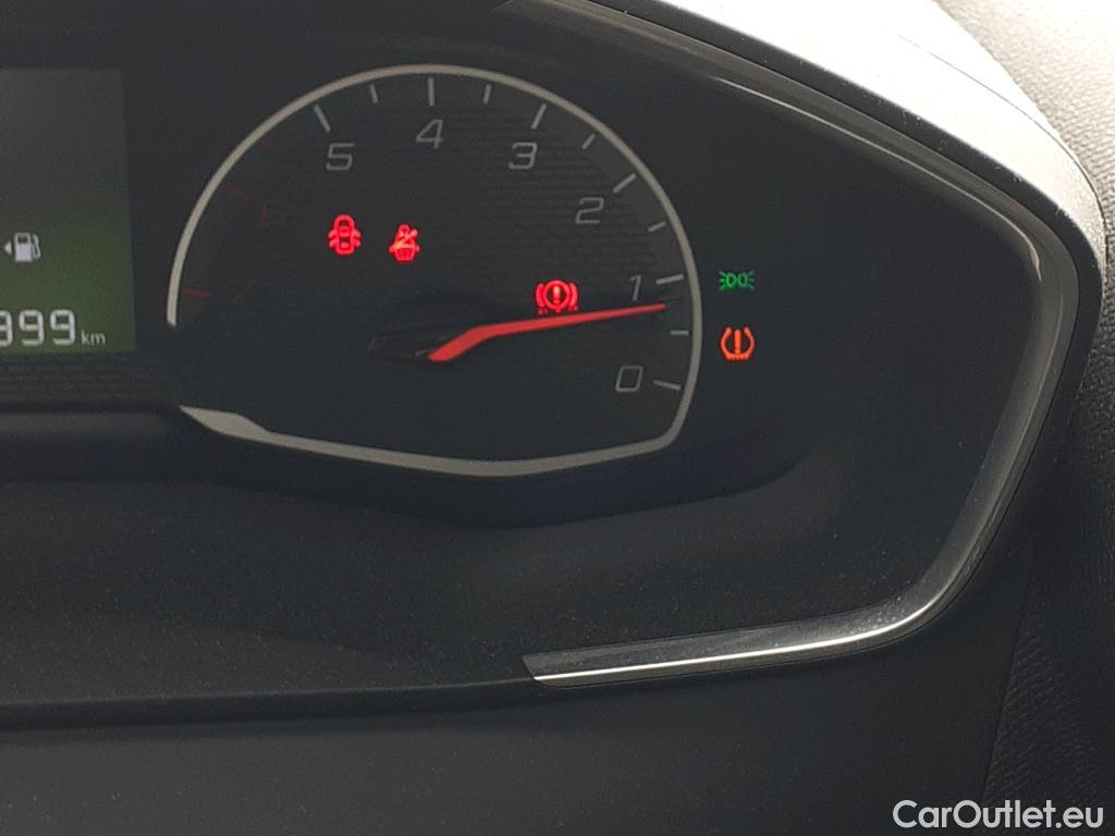  Peugeot  2008 PEUGEOT  / 2019 / 5P / todoterreno Active BlueHDI 81kW (110CV) #36