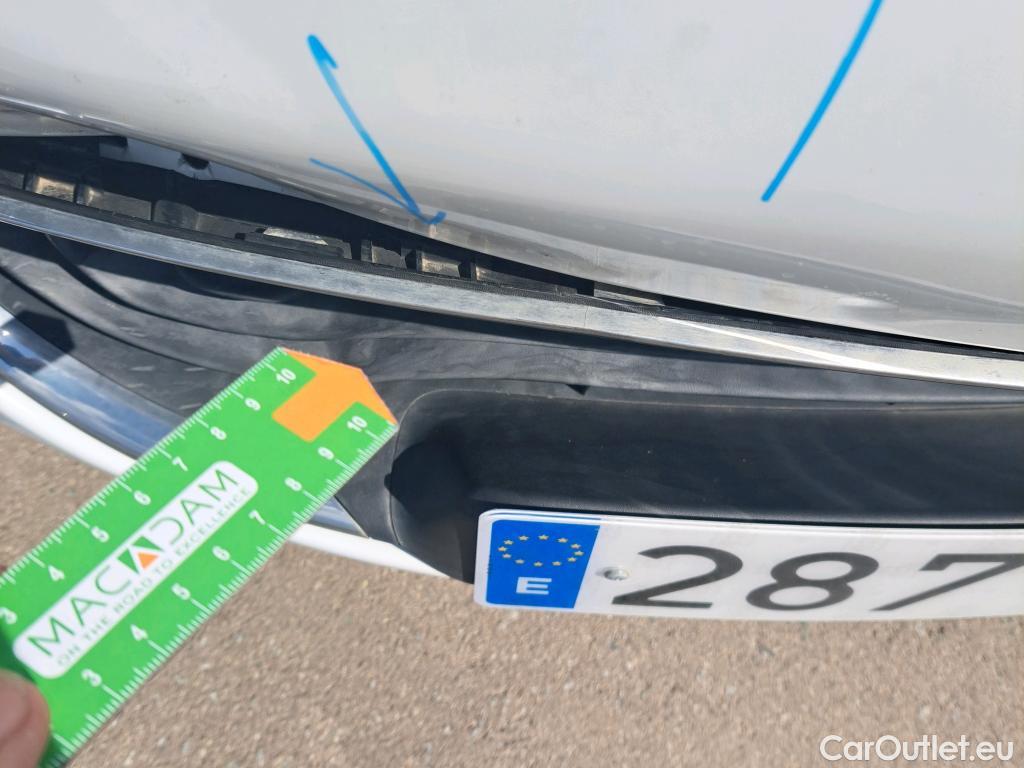  Renault  Zoe RENAULT  / 2013 / 5P / berlina con portón Limited 40 R110 #20