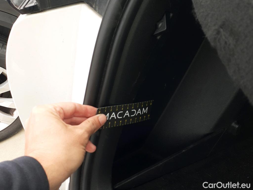  Peugeot  2008 PEUGEOT  / 2019 / 5P / todoterreno Active BlueHDI 81kW (110CV) #8