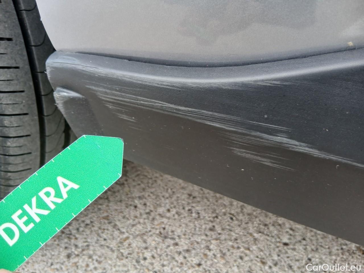  Toyota  RAV4 TOYOTA  / 2018 / 5P / todoterreno 2.5l 220H Advance Plus 4WD #40