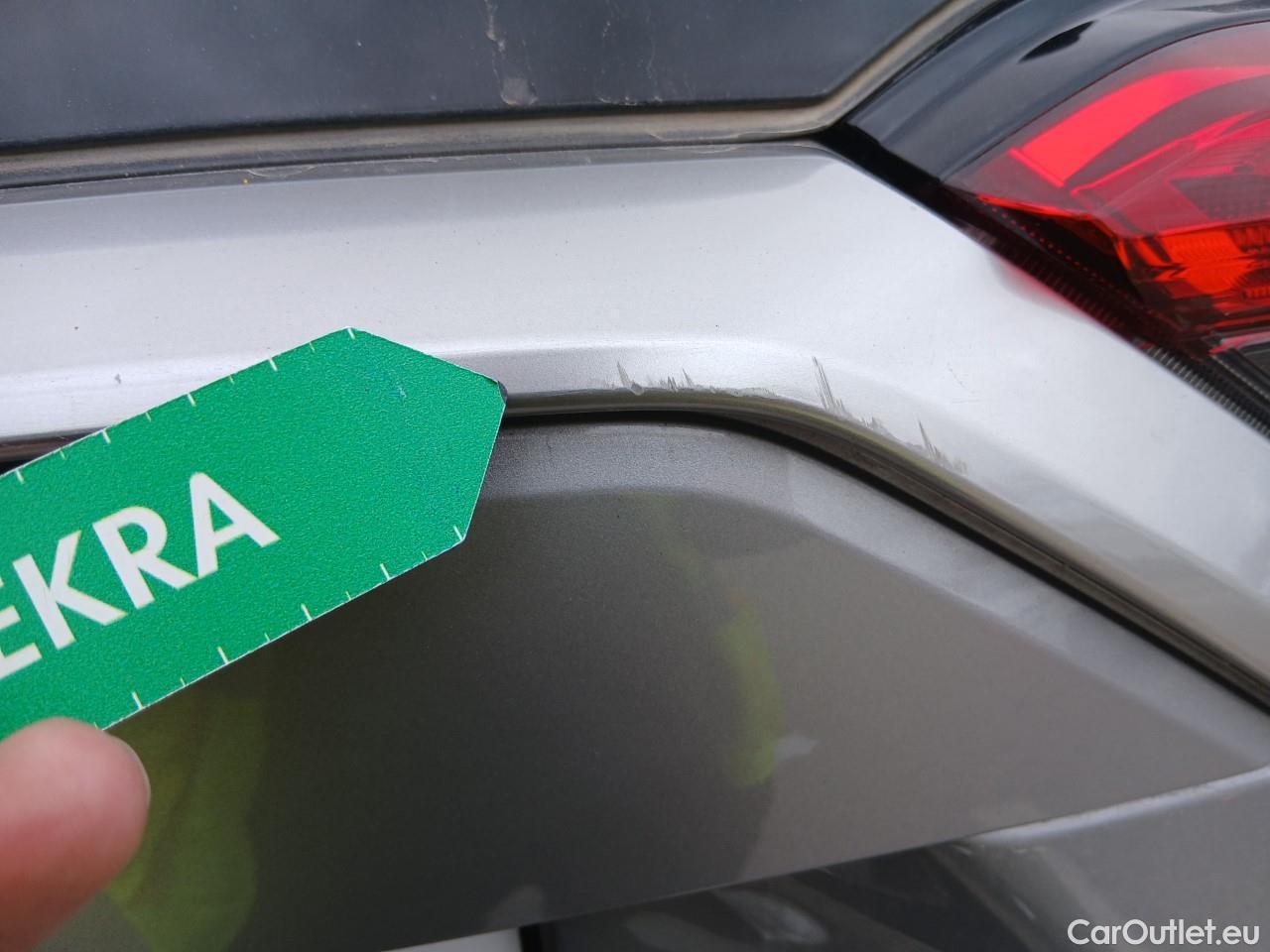  Toyota  RAV4 TOYOTA  / 2018 / 5P / todoterreno 2.5l 220H Advance Plus 4WD #24