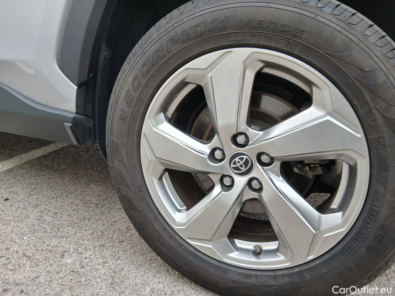  Toyota  RAV4 TOYOTA  / 2018 / 5P / todoterreno 2.5l 220H Advance Plus 4WD #21