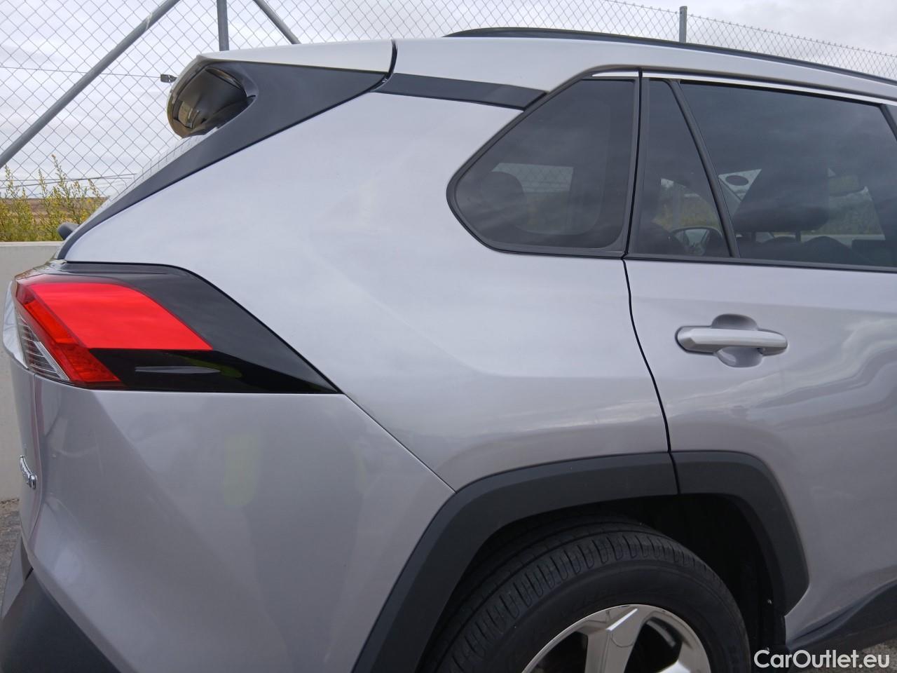  Toyota  RAV4 TOYOTA  / 2018 / 5P / todoterreno 2.5l 220H Advance Plus 4WD #36