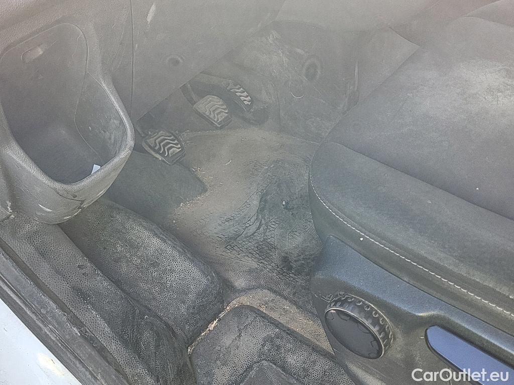  Ford  Transit FORD  / 2013 / 4P / furgón 350 96kW L3H2 Van Trend RWD #63