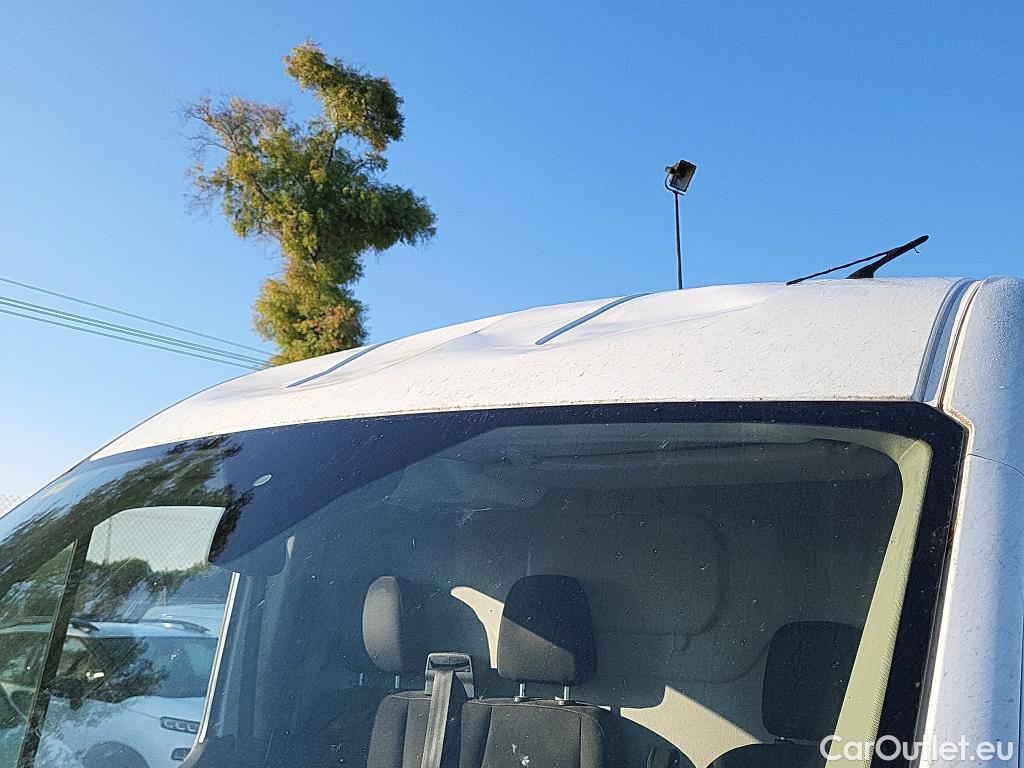  Ford  Transit FORD  / 2013 / 4P / furgón 350 96kW L3H2 Van Trend RWD #16