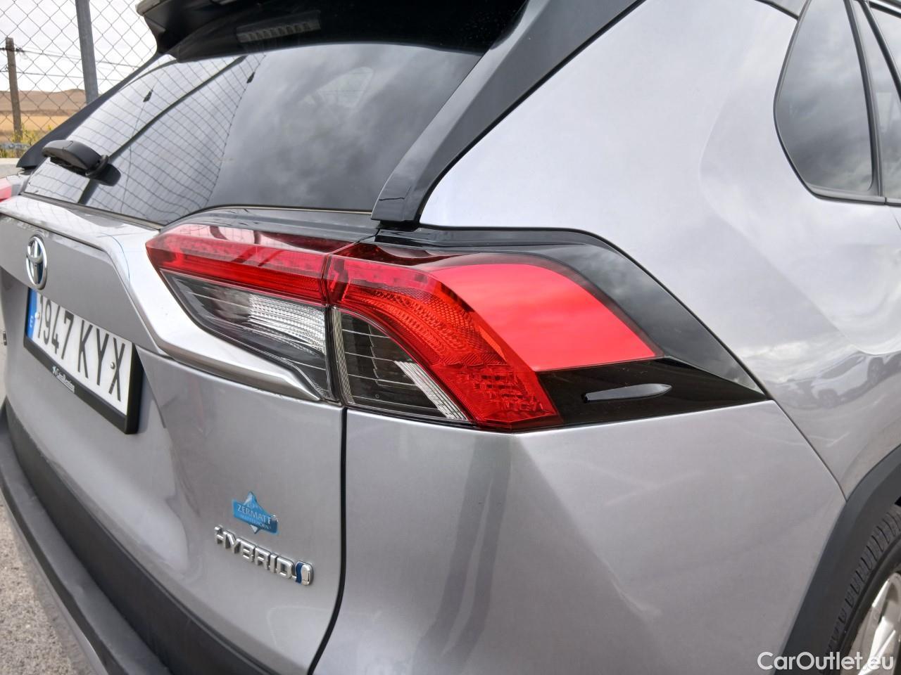  Toyota  RAV4 TOYOTA  / 2018 / 5P / todoterreno 2.5l 220H Advance Plus 4WD #34