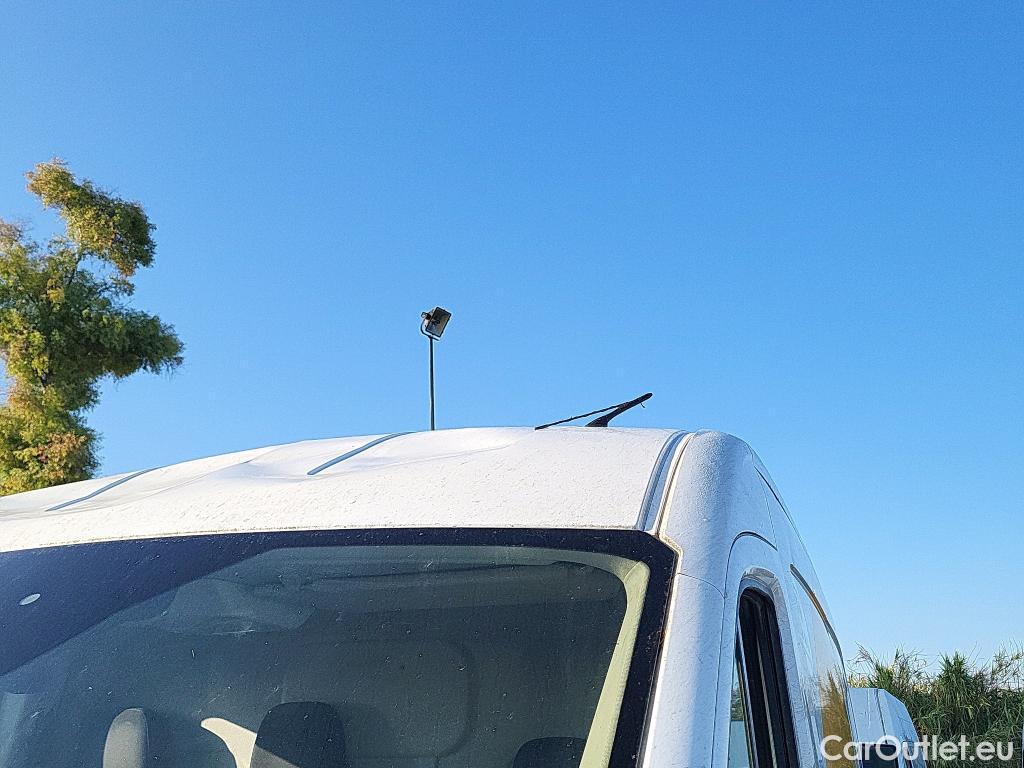  Ford  Transit FORD  / 2013 / 4P / furgón 350 96kW L3H2 Van Trend RWD #65