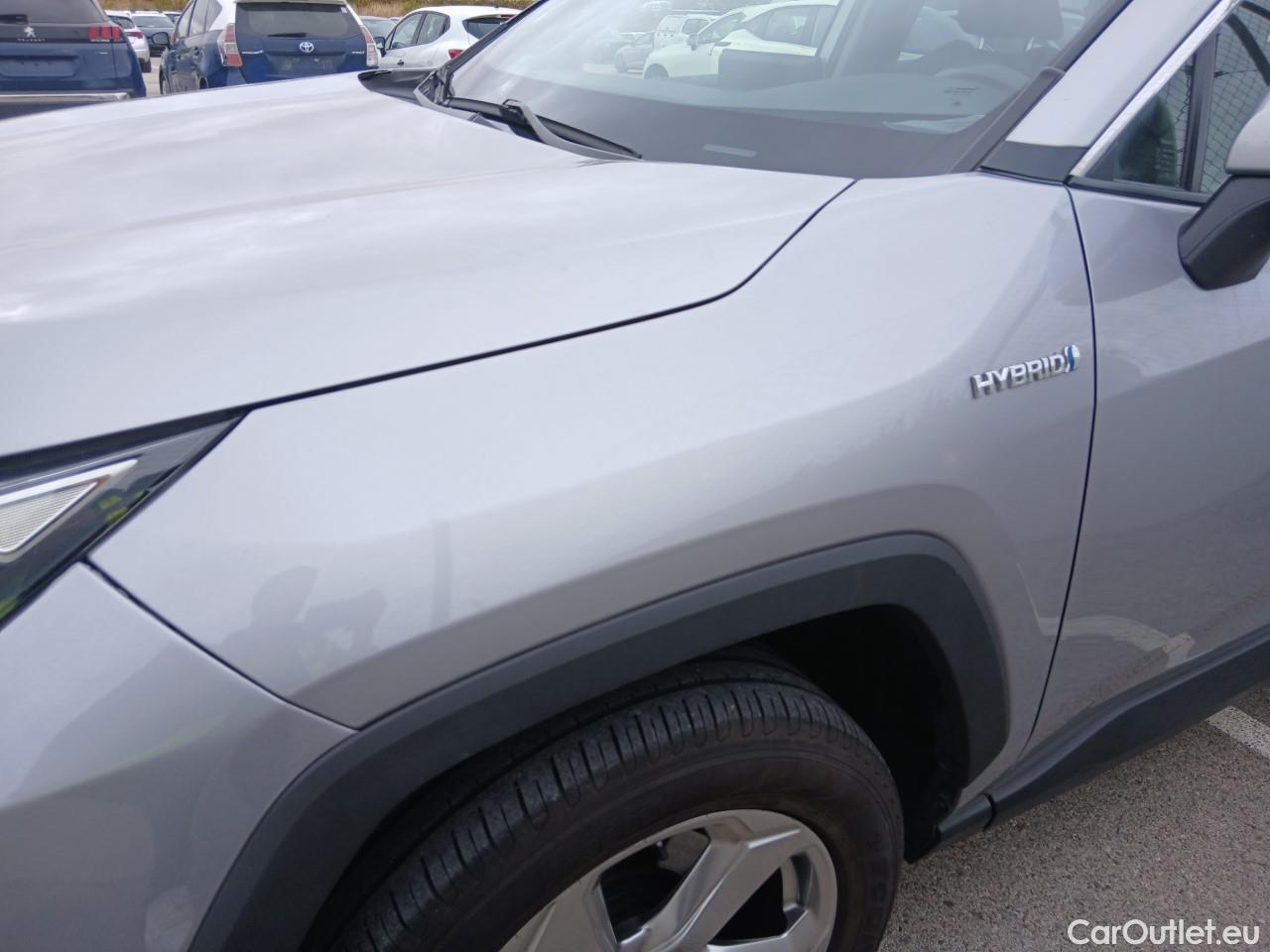  Toyota  RAV4 TOYOTA  / 2018 / 5P / todoterreno 2.5l 220H Advance Plus 4WD #12