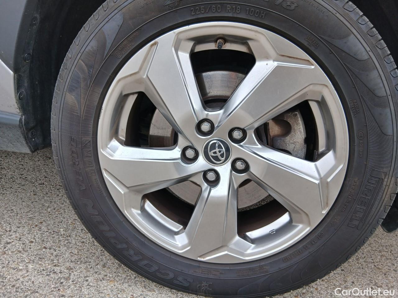  Toyota  RAV4 TOYOTA  / 2018 / 5P / todoterreno 2.5l 220H Advance Plus 4WD #52
