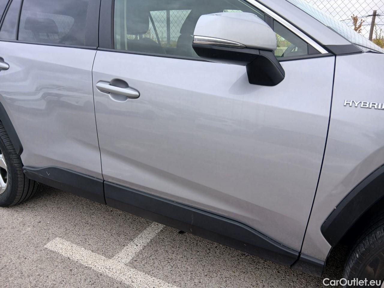  Toyota  RAV4 TOYOTA  / 2018 / 5P / todoterreno 2.5l 220H Advance Plus 4WD #43