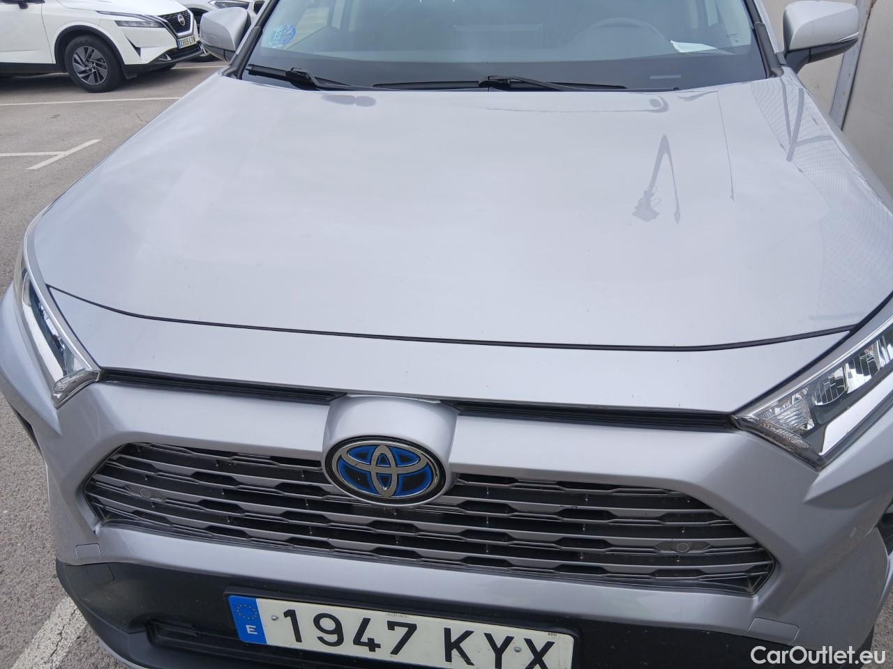  Toyota  RAV4 TOYOTA  / 2018 / 5P / todoterreno 2.5l 220H Advance Plus 4WD #8