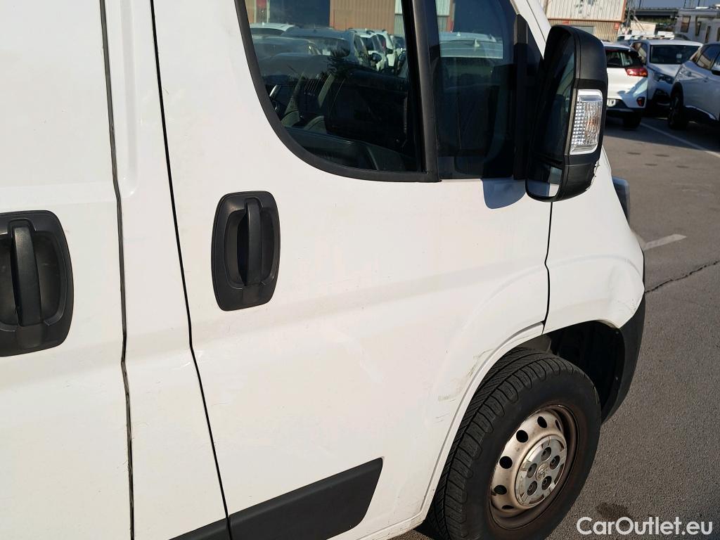  Peugeot  Boxer PEUGEOT  / 2014 / 4P / furgón 333 L2 H1 BHDI 103kW (140CV) S&S 6 V. M (AC) #43