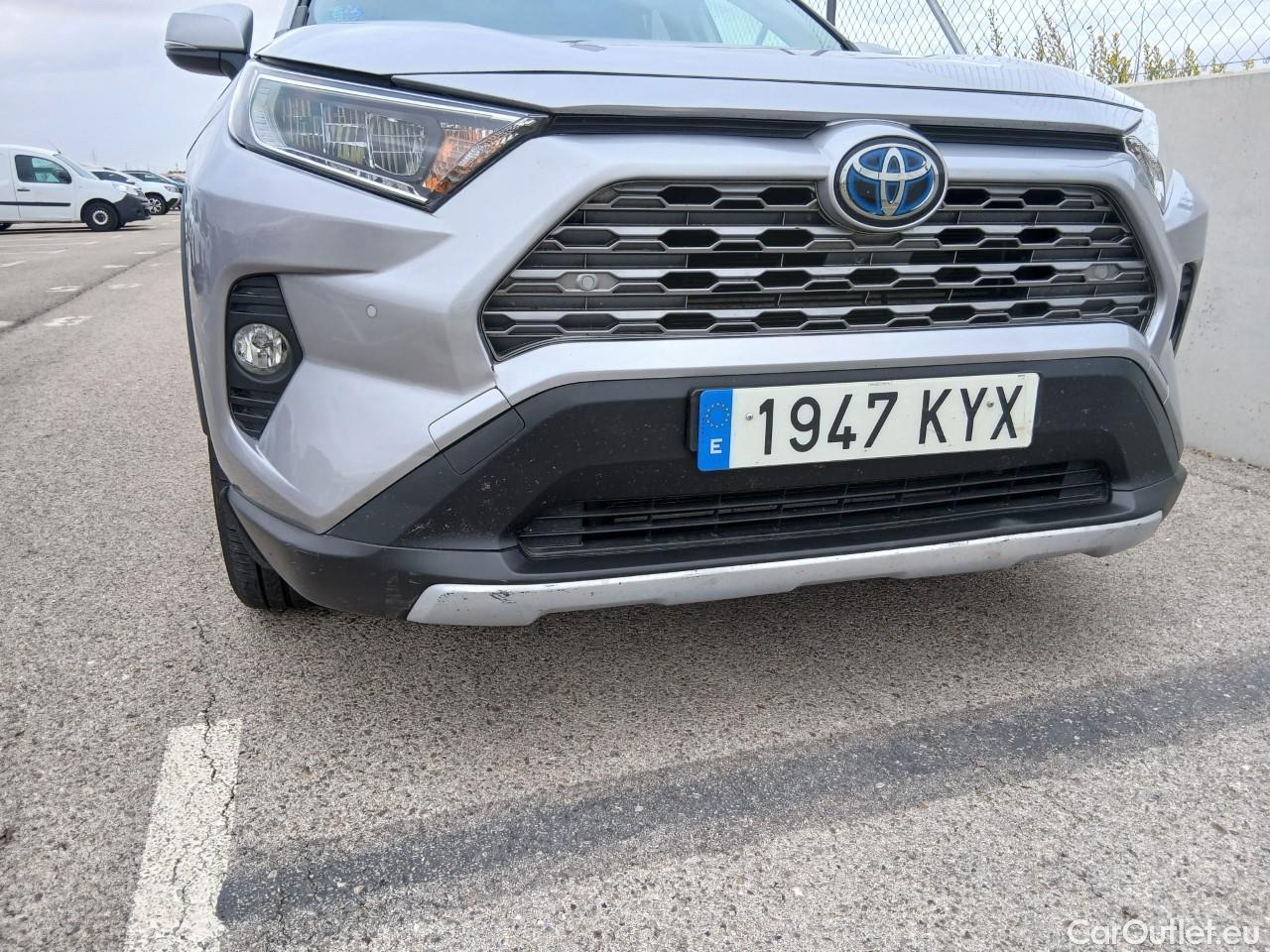  Toyota  RAV4 TOYOTA  / 2018 / 5P / todoterreno 2.5l 220H Advance Plus 4WD #5