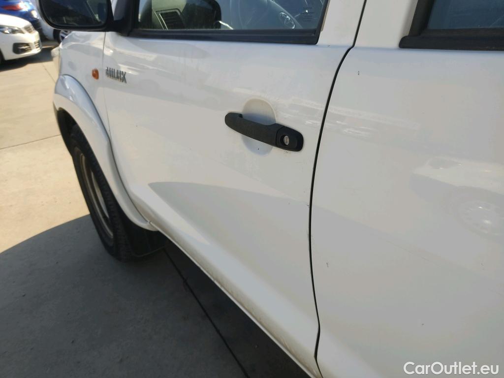  Toyota  Hilux TOYOTA  VU 4p 6G pickup 2.5 D-4D Doble Cabina GX 4x4 #17
