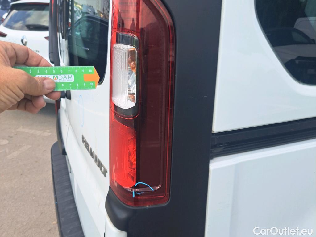 Renault  Trafic  III Combi Combi 9 L1H1 2 8t (8/9 plazas) 1.6 dCi 125CV MT6 E6 #38