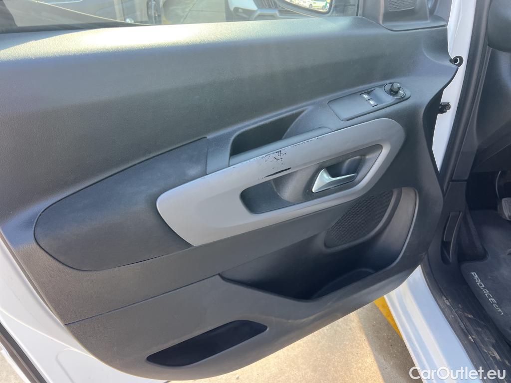  Toyota  Proace TOYOTA  City / 2020 / 5P / combi 1.5D 96kW (130CV) VX L2 #27
