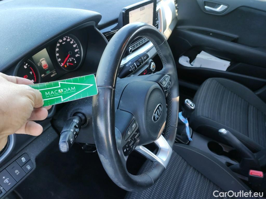 KIA  STONIC KIA  / 2017 / 5P / todoterreno 1.0 T-GDi 74kW (100CV) MHEV iMT Drive #25