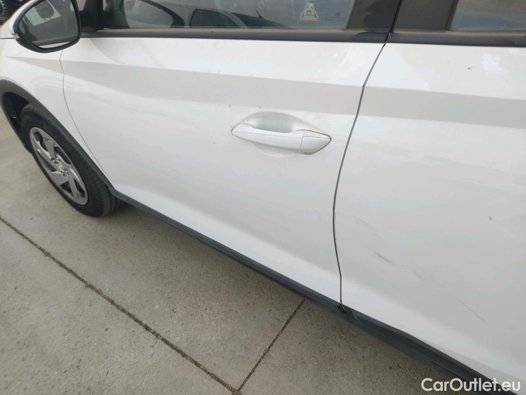  Hyundai  Bayon HYUNDAI  / 2021 / 5P / todoterreno 1.2 MPI Essence #3