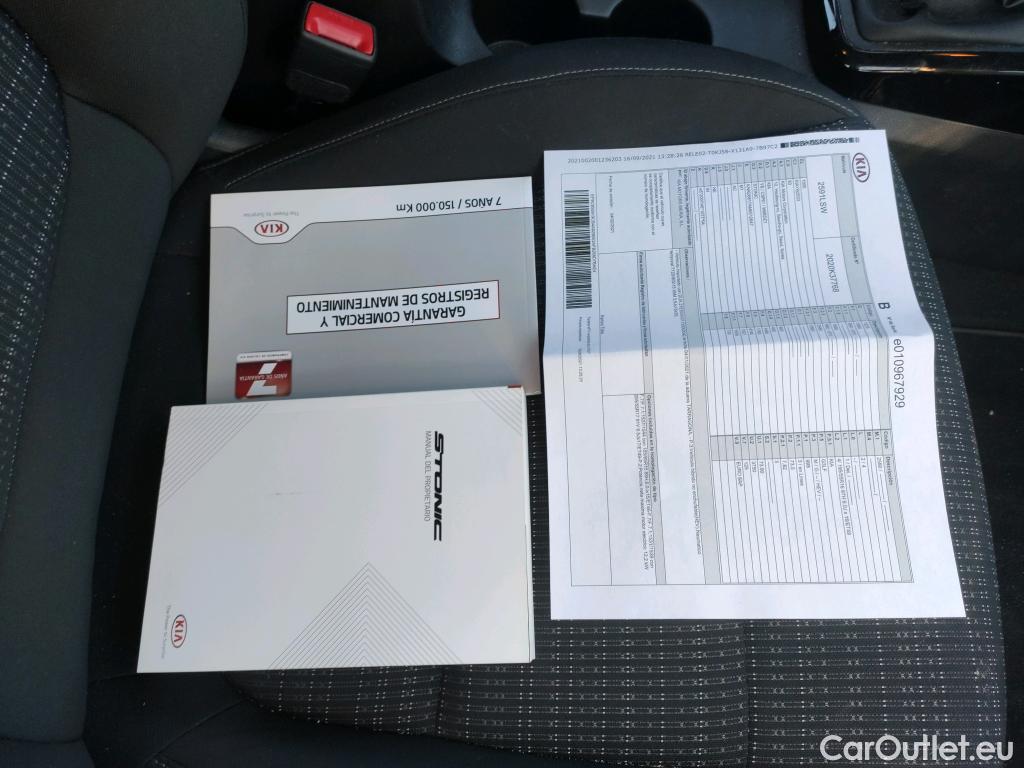  KIA  STONIC KIA  / 2017 / 5P / todoterreno 1.0 T-GDi 74kW (100CV) MHEV iMT Drive #17