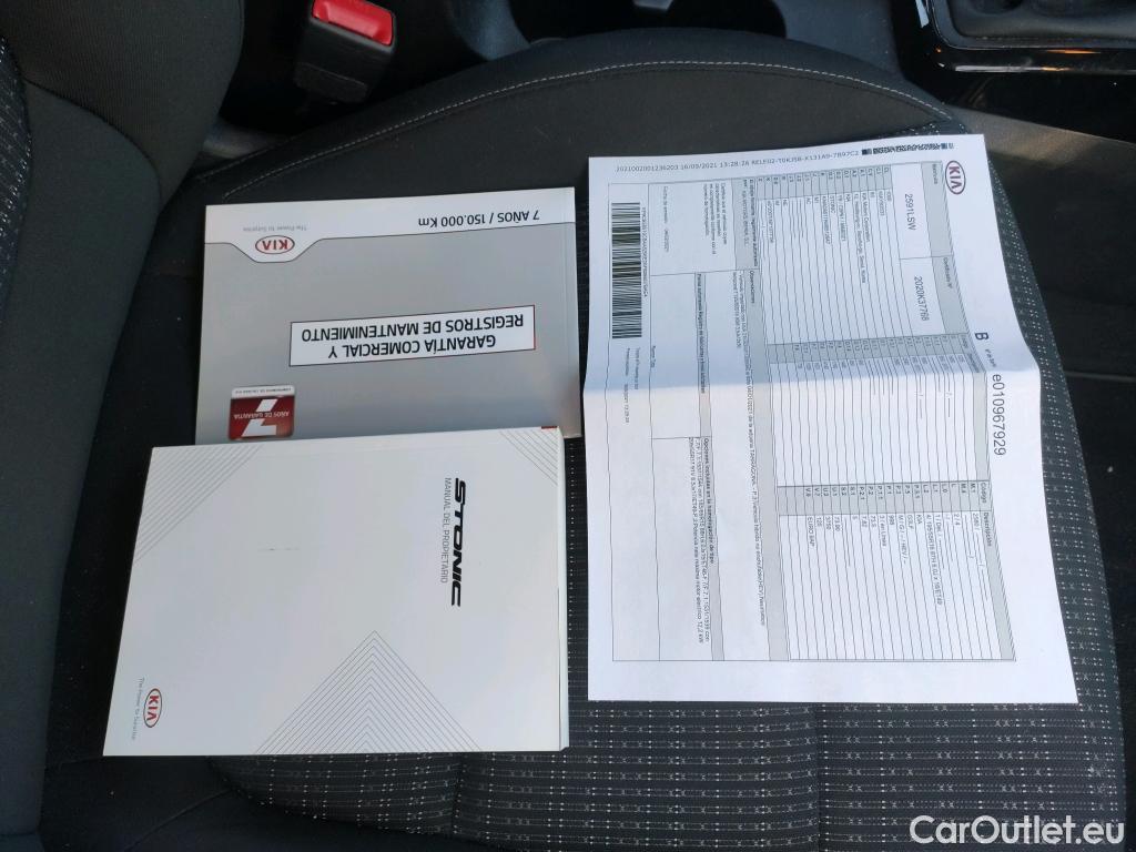 KIA  STONIC KIA  / 2017 / 5P / todoterreno 1.0 T-GDi 74kW (100CV) MHEV iMT Drive #18