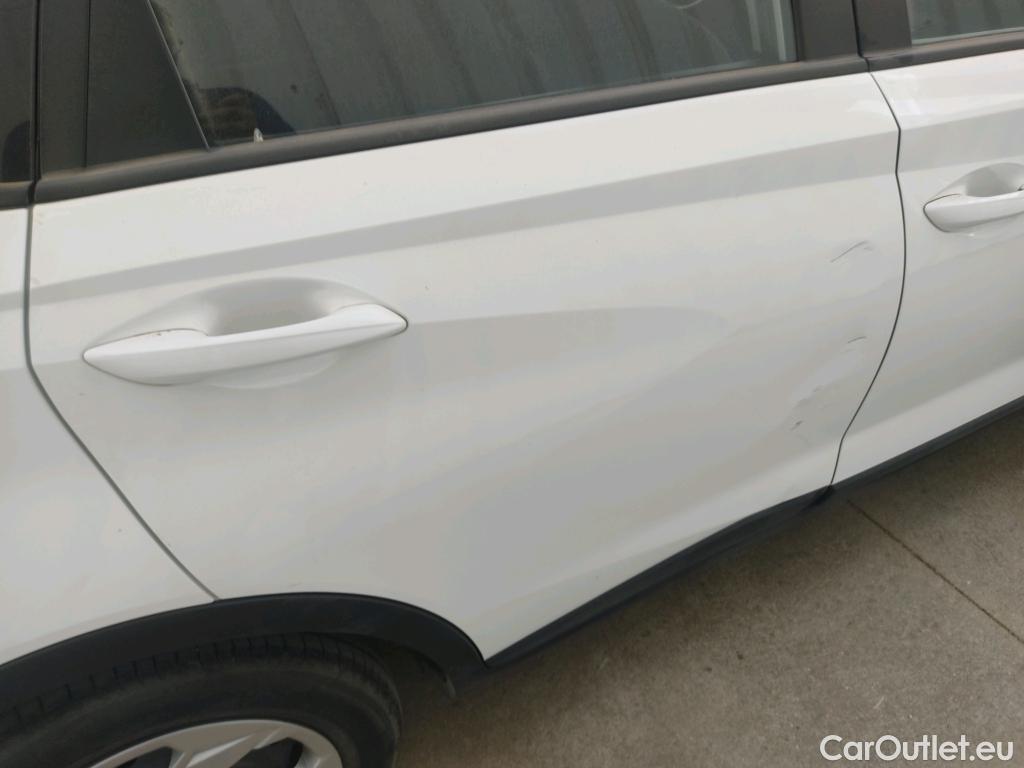  Hyundai  Bayon HYUNDAI  / 2021 / 5P / todoterreno 1.2 MPI Essence #1