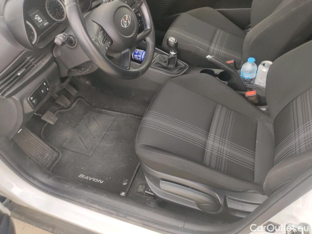  Hyundai  Bayon HYUNDAI  / 2021 / 5P / todoterreno 1.2 MPI Essence #32
