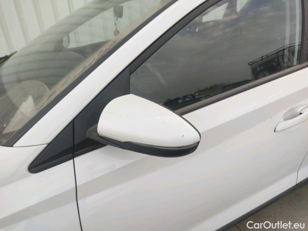  Hyundai  Bayon HYUNDAI  / 2021 / 5P / todoterreno 1.2 MPI Essence #34