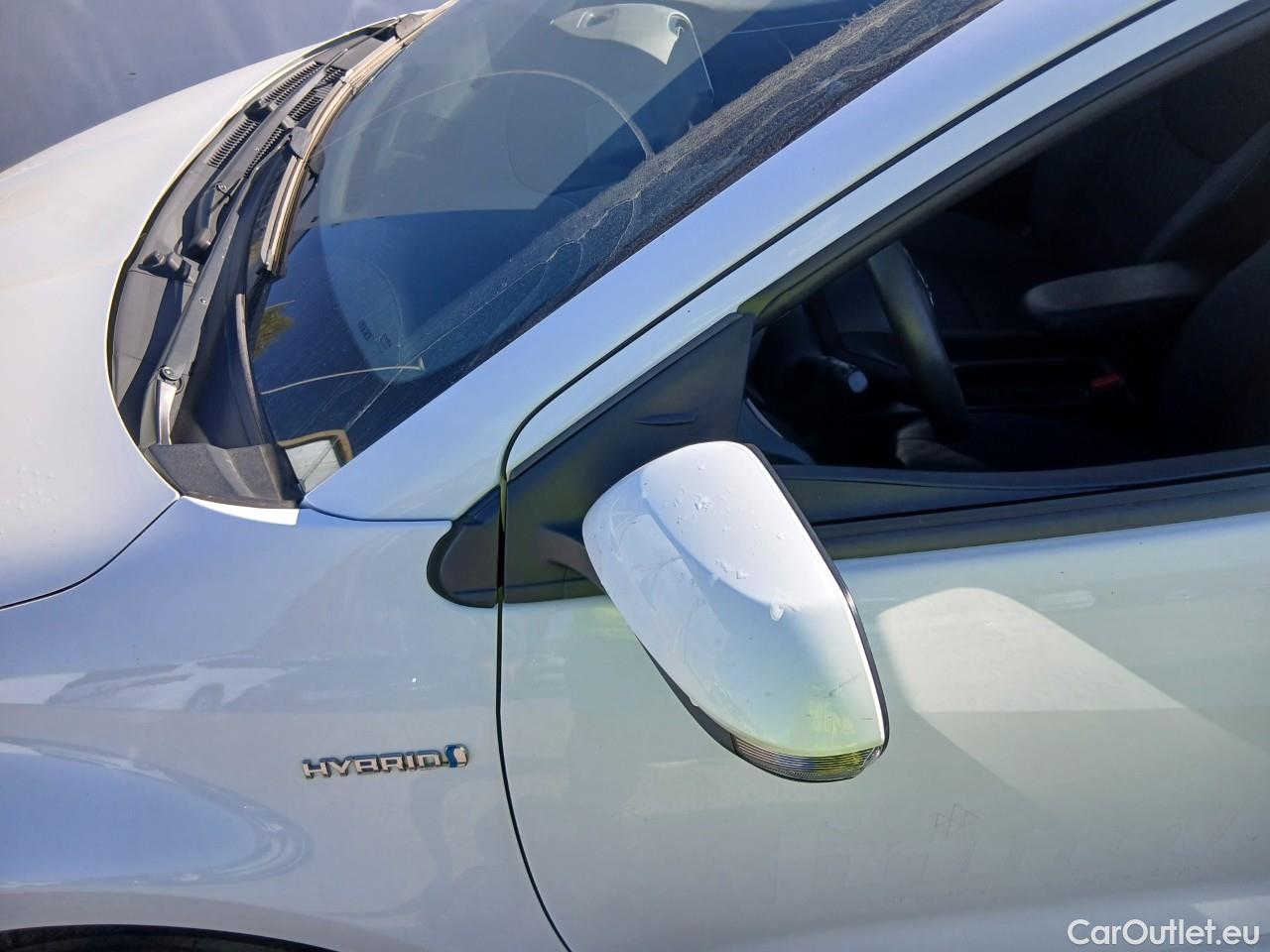  Toyota  Yaris TOYOTA  / 2020 / 5P / berlina con portón 1.5 120H Business Plus #7