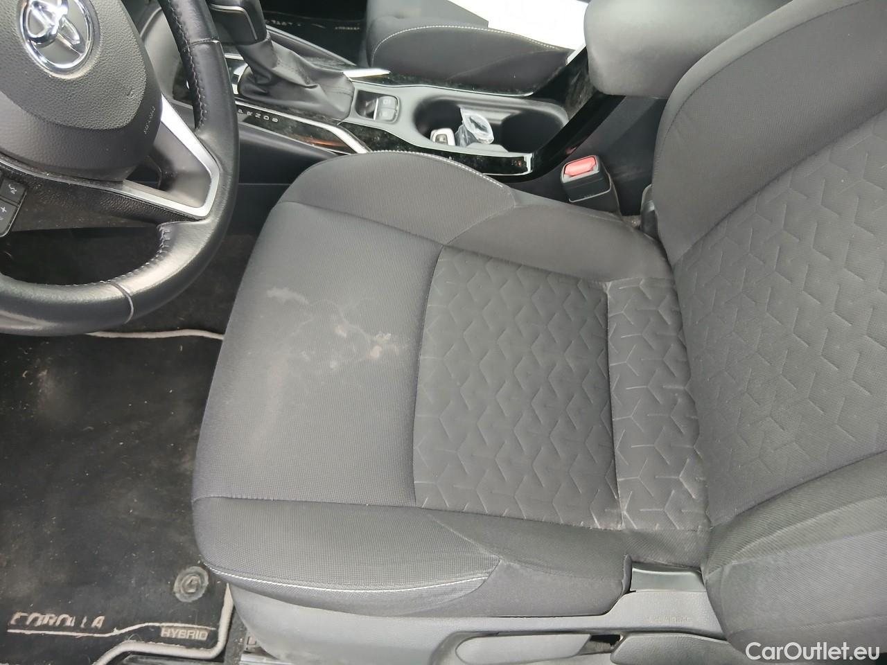  Toyota  Corolla TOYOTA  1.8 125H ACTIVE TECH E-CVT Color Base Blanco. #33