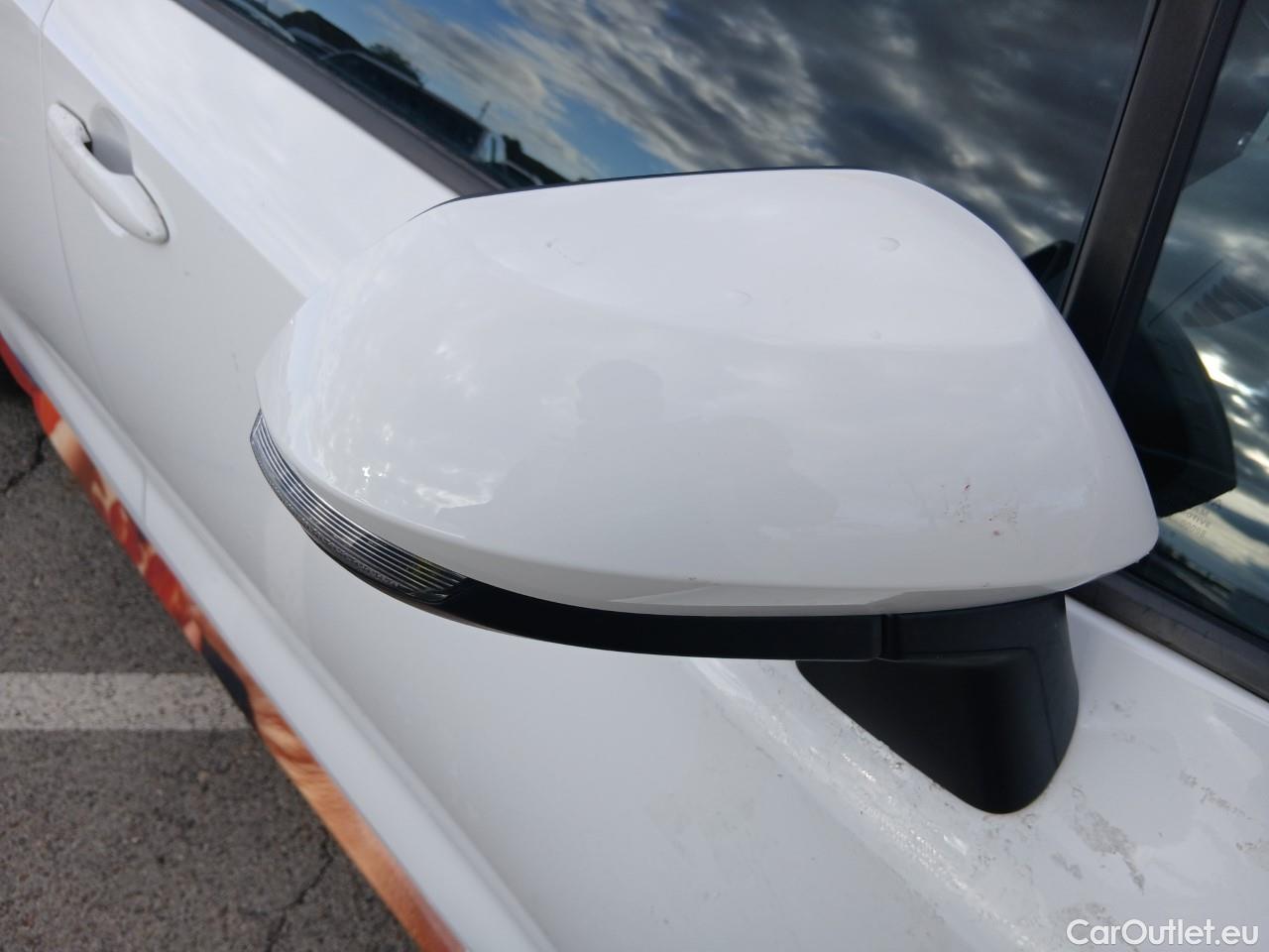  Toyota  Corolla TOYOTA  1.8 125H ACTIVE TECH E-CVT Color Base Blanco. #27