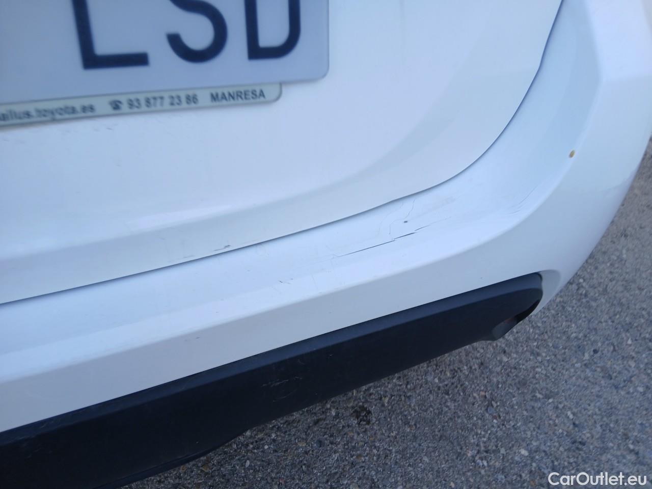  Toyota  Yaris TOYOTA  / 2020 / 5P / berlina con portón 1.5 120H Business Plus #18