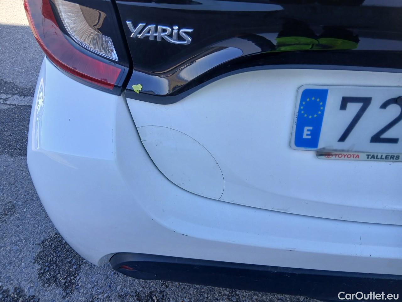  Toyota  Yaris TOYOTA  / 2020 / 5P / berlina con portón 1.5 120H Business Plus #23