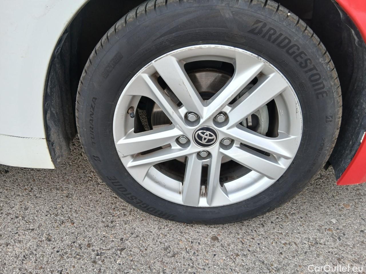  Toyota  Corolla TOYOTA  1.8 125H ACTIVE TECH E-CVT Color Base Blanco. #31