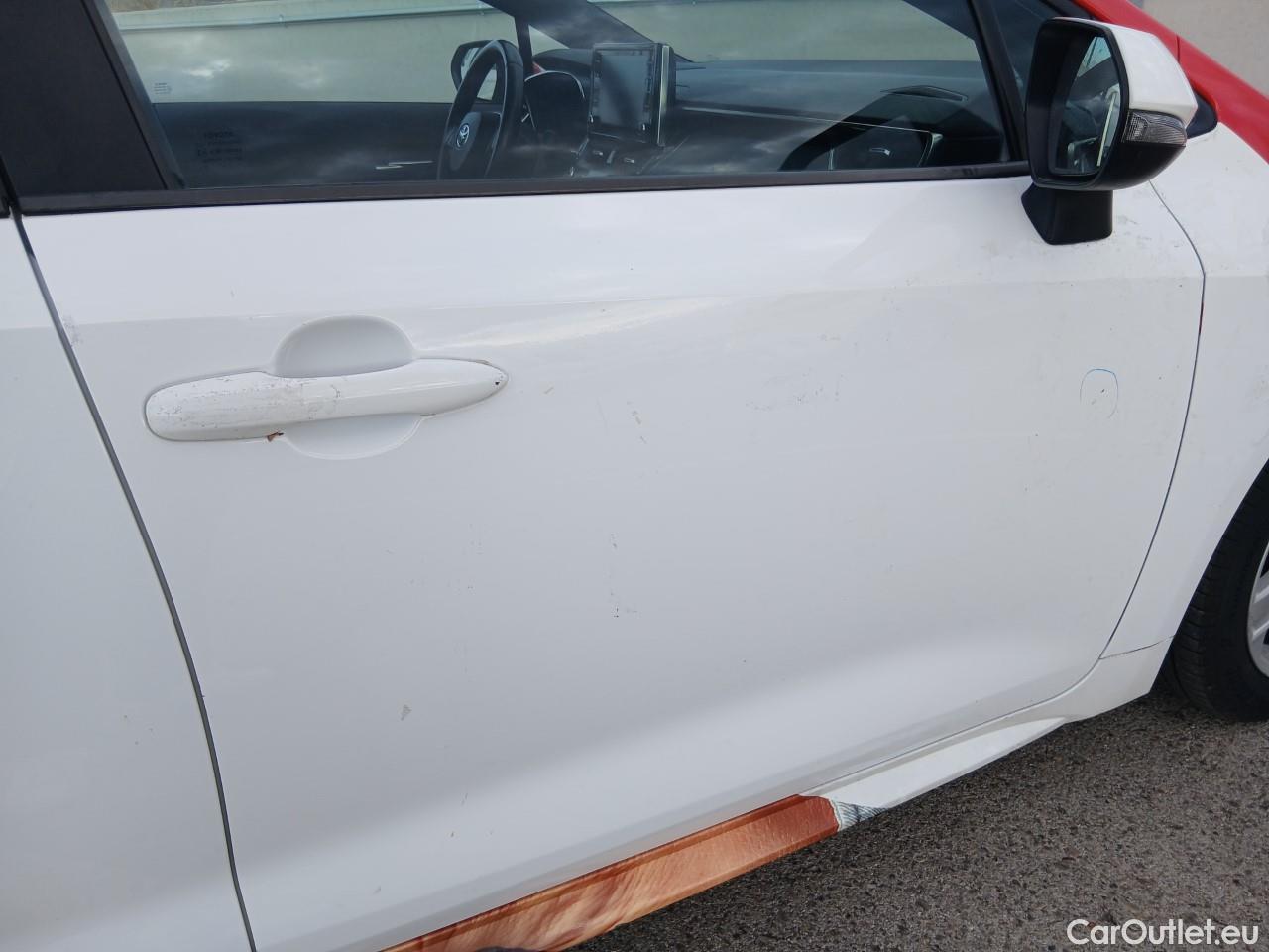  Toyota  Corolla TOYOTA  1.8 125H ACTIVE TECH E-CVT Color Base Blanco. #25