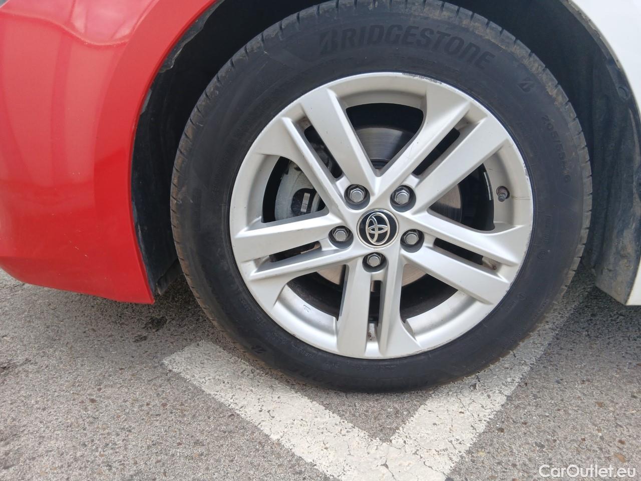  Toyota  Corolla TOYOTA  1.8 125H ACTIVE TECH E-CVT Color Base Blanco. #6