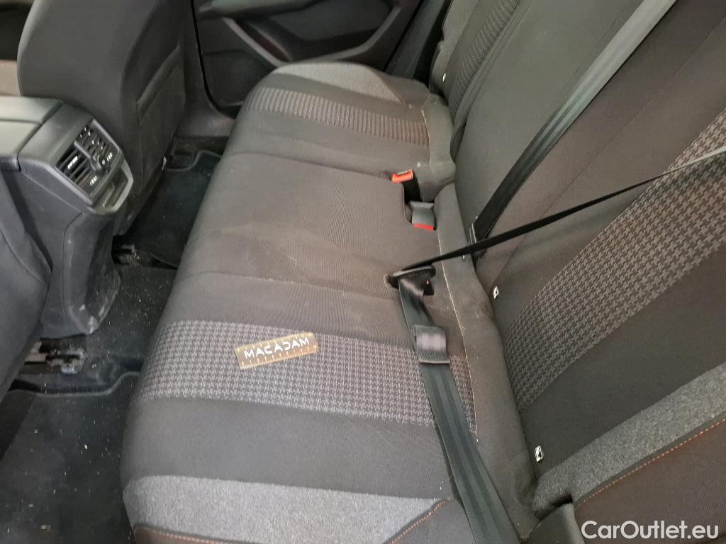  Peugeot  3008 PEUGEOT  / 2020 / 5P / SUV PureTech 130 S&S Active Business #27