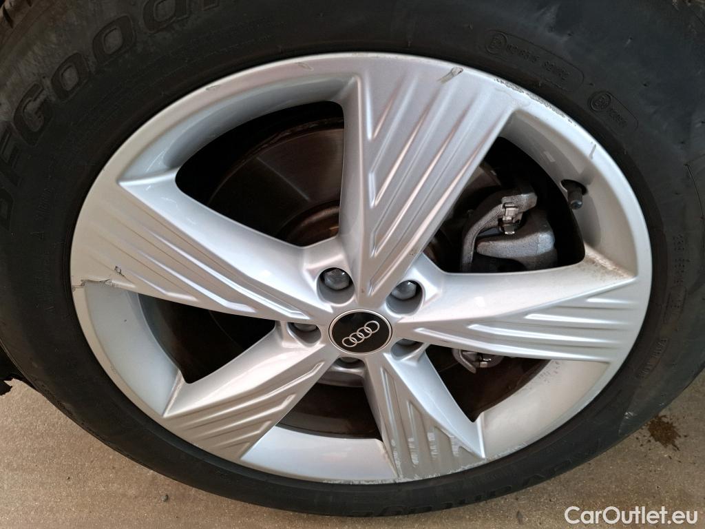  Audi  Q4 E-Tron  40 e-tron Executive 82kWh BVA #11