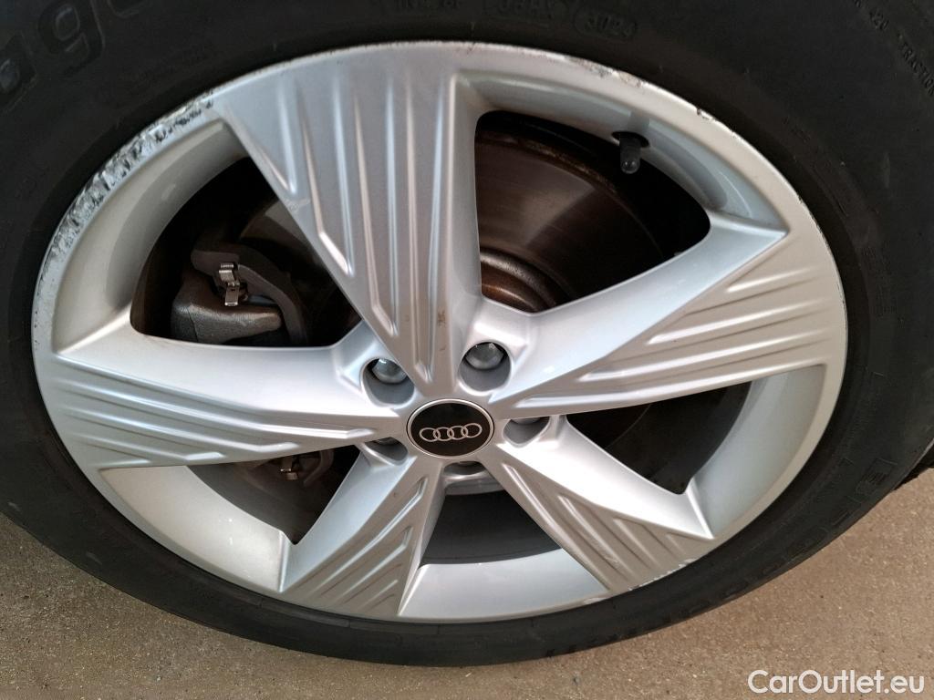  Audi  Q4 E-Tron  40 e-tron Executive 82kWh BVA #7