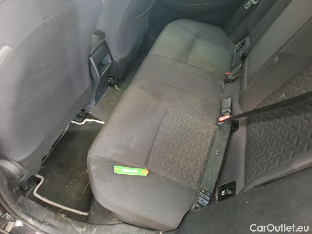  Toyota  Corolla TOYOTA  / 2018 / 5P / Berline Hybride 122h Dynamic Business Stage Acad #31