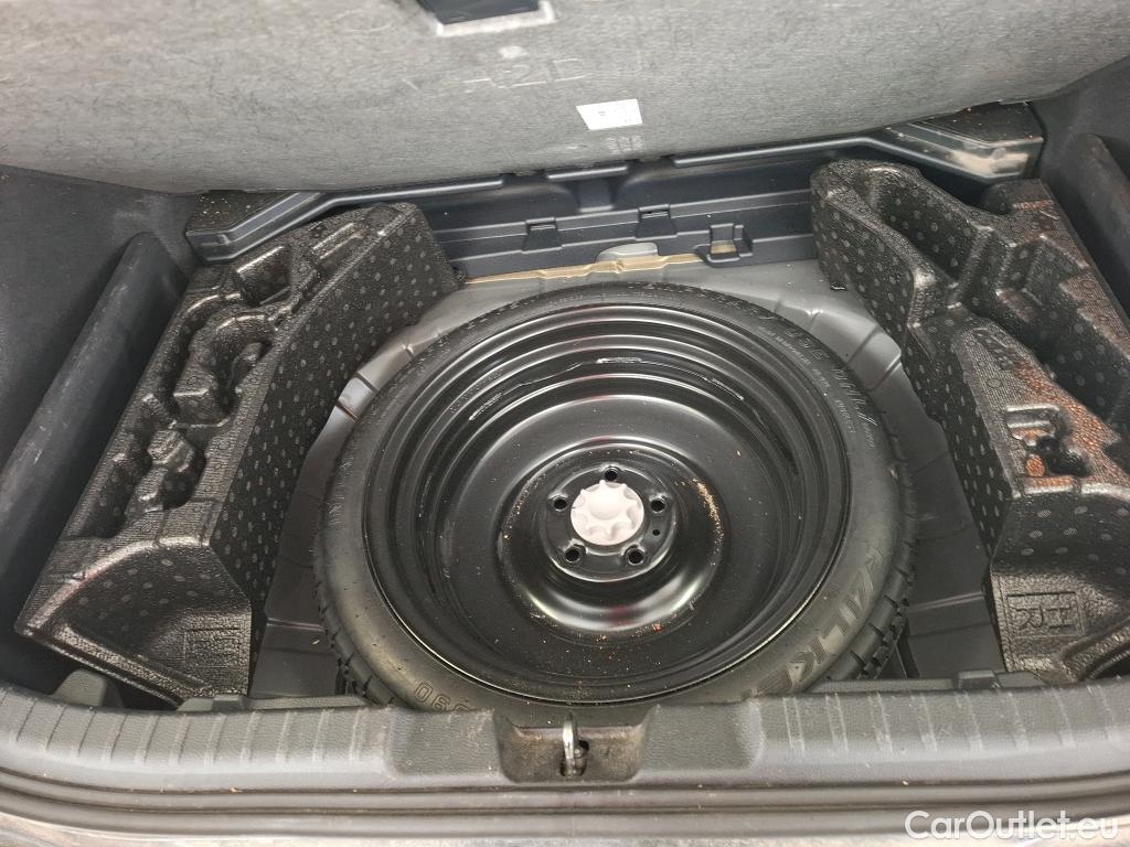  Toyota  Corolla TOYOTA  / 2018 / 5P / Berline Hybride 122h Dynamic Business Stage Acad #28