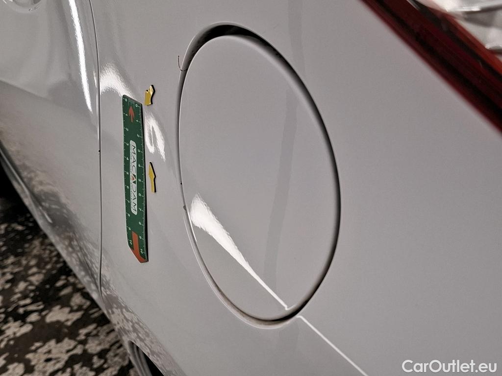  Toyota  Yaris TOYOTA  Hybride 5p Berline 1.5 VVT-I HYBRID France Business #24