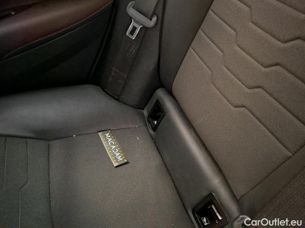  Toyota  Corolla TOYOTA  / 2018 / 5P / Berline Hybride 184h Collection #40